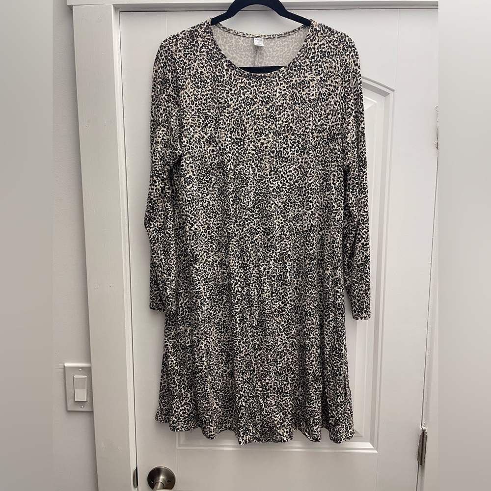 Long sleeve Animal Print Dress, Size Medium